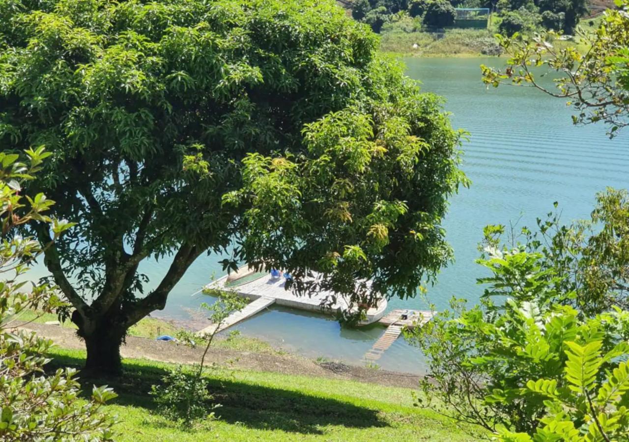 Maravilhoso Sitio Na Beira Da Represa Villa Igarata Luaran gambar